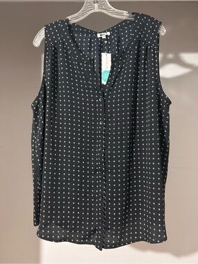 Weekenders Black Sleeveless Button-Front Camisole with White Micro Print